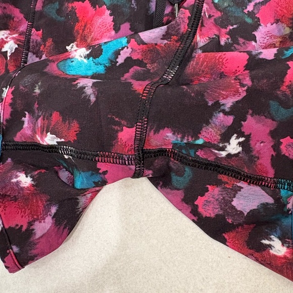 Lululemon Hotty Hot Shorts Mini Midnight Bloom Black Deep Fuschia Black Size 4 - Picture 4 of 11